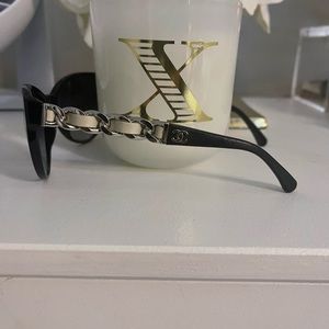 Vintage Chanel sunglasses in perfect conditions